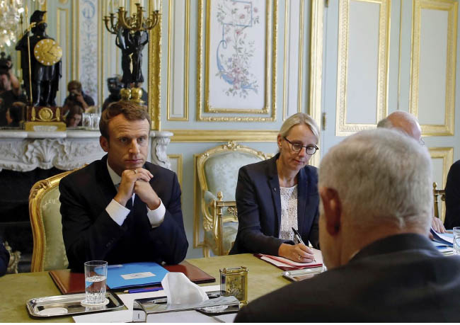 Macron Calls for  New Israeli-Palestinian Talks